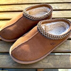 Ugg Kids Tasman II Embroidered Slipper Youth Size 1 Chestnut Brown